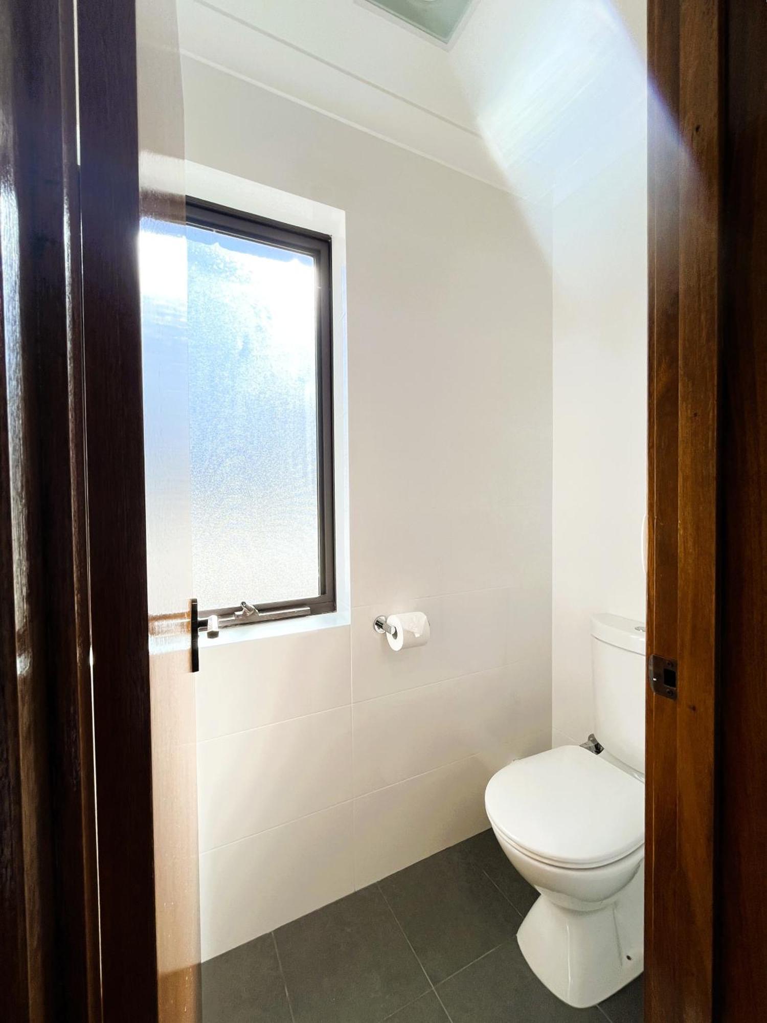 17 Rare Urban Style 4br Nedlands &pool Perth