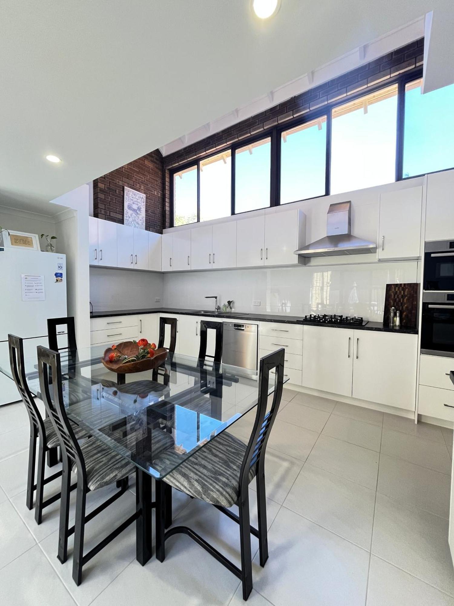 17 Rare Urban Style 4br Nedlands &pool Perth