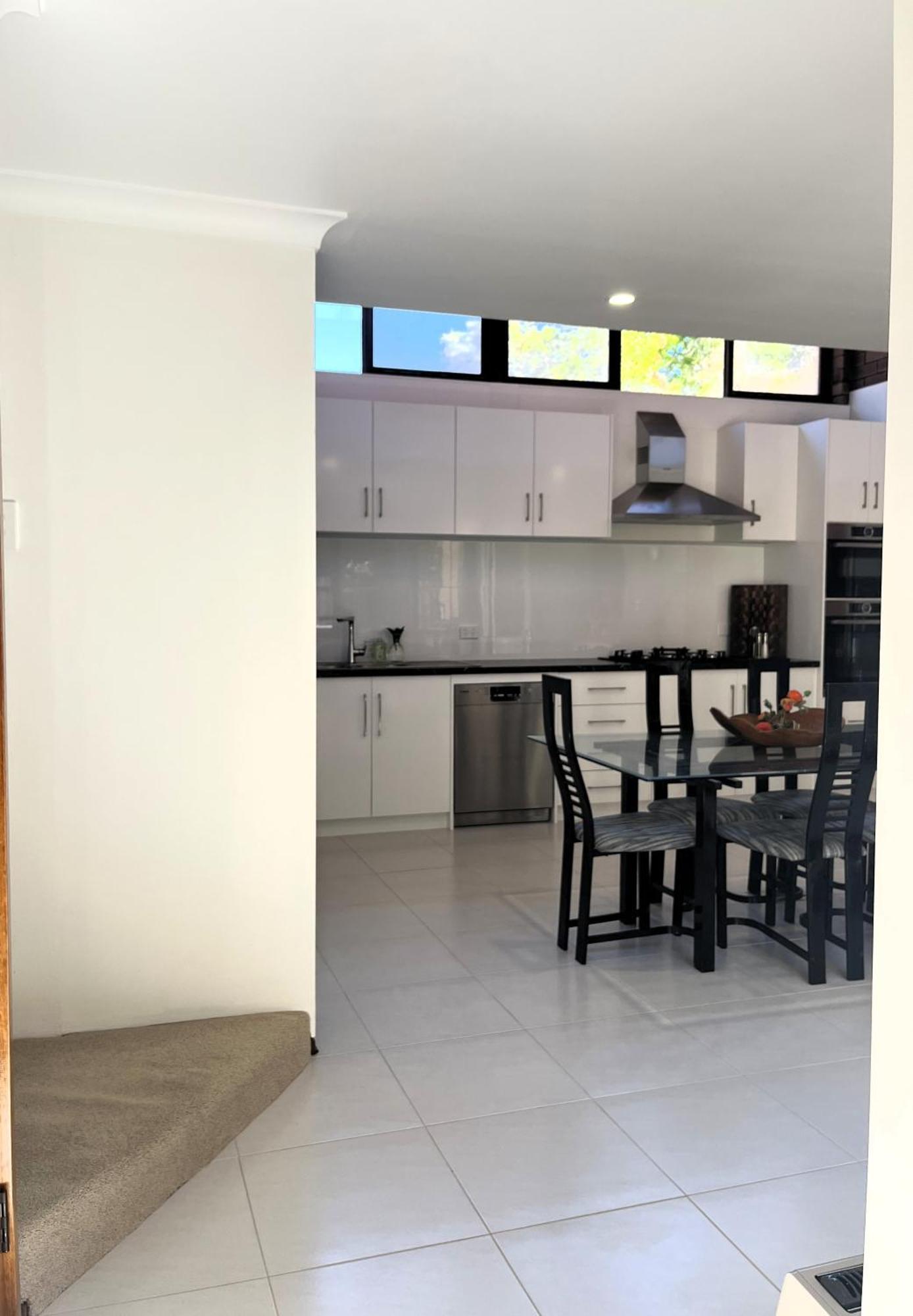Holiday home 17 Rare Urban Style 4br Nedlands &pool *