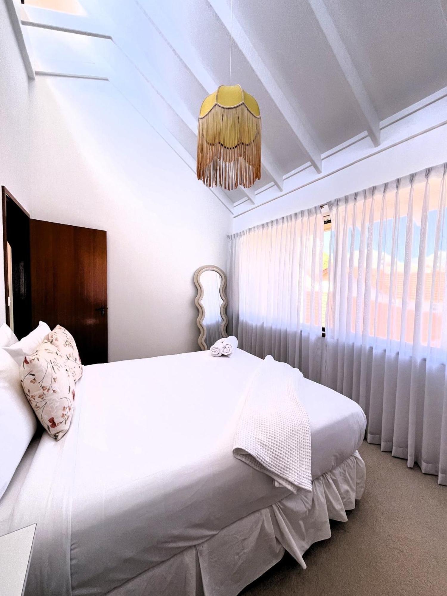 17 Rare Urban Style 4br Nedlands &pool Holiday home