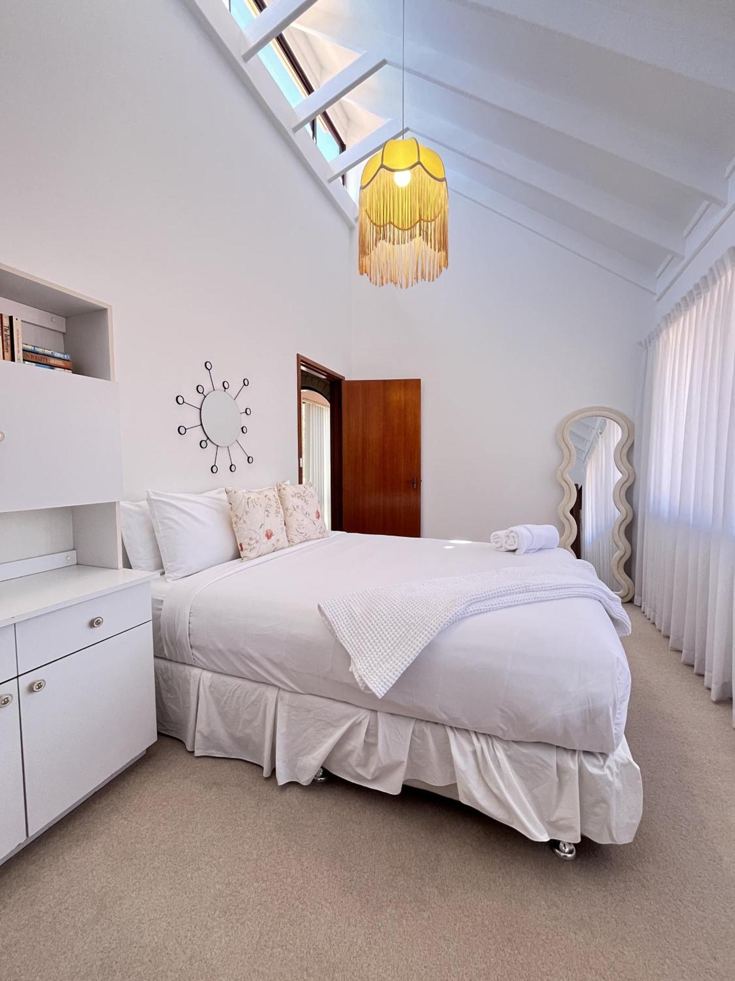 Holiday home 17 Rare Urban Style 4br Nedlands &pool