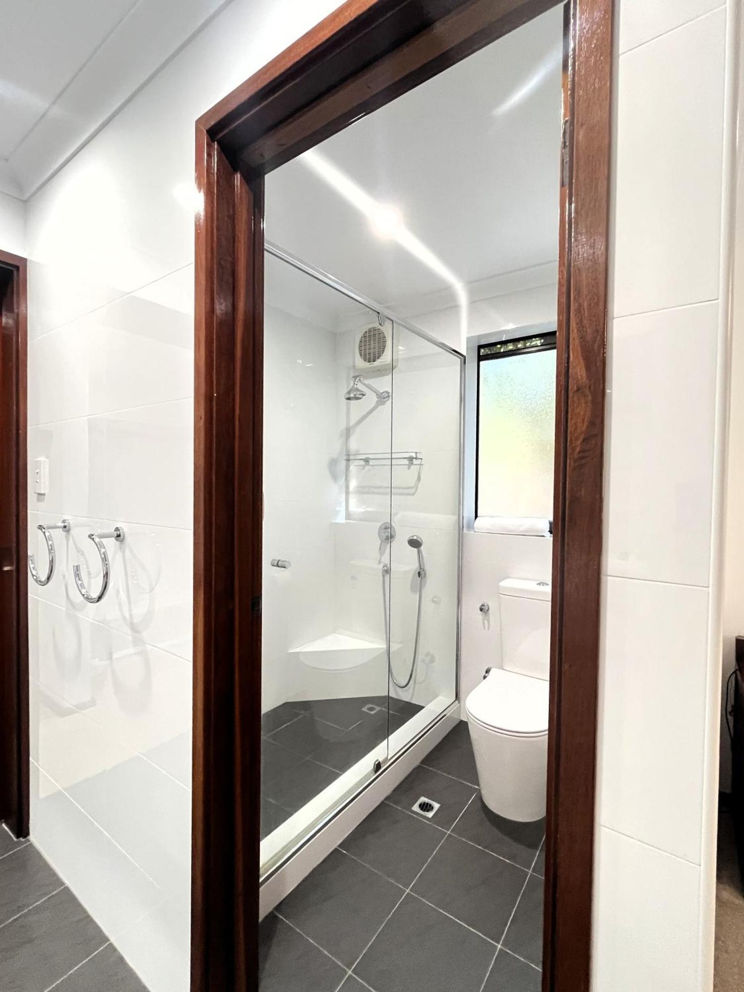 17 Rare Urban Style 4br Nedlands &pool Perth