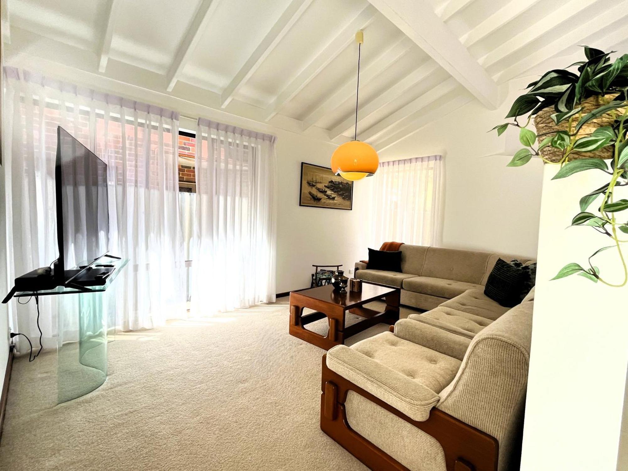 17 Rare Urban Style 4br Nedlands &pool *