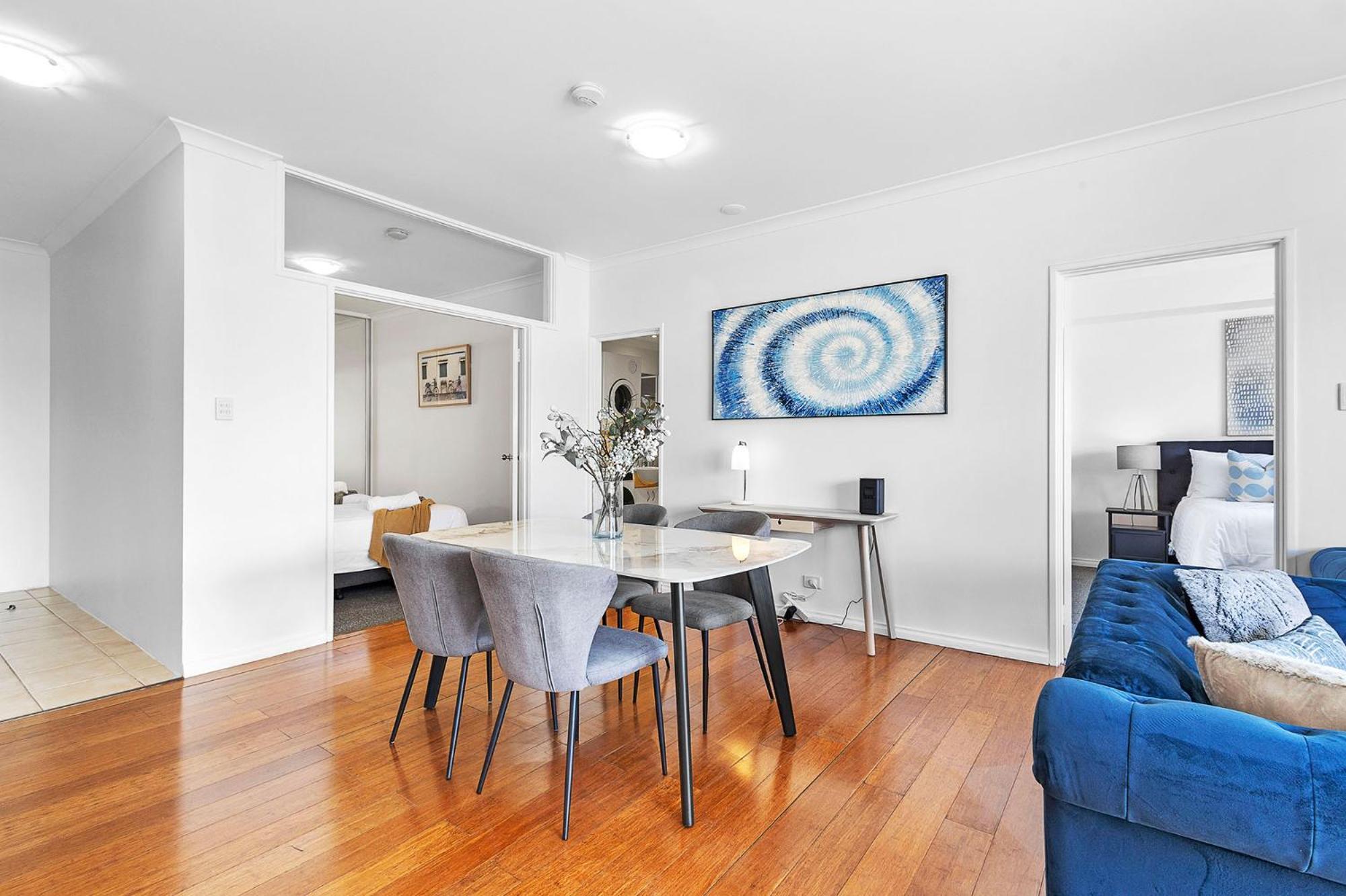 Modern 2br Pool, Gym, Parking Apartment Perth