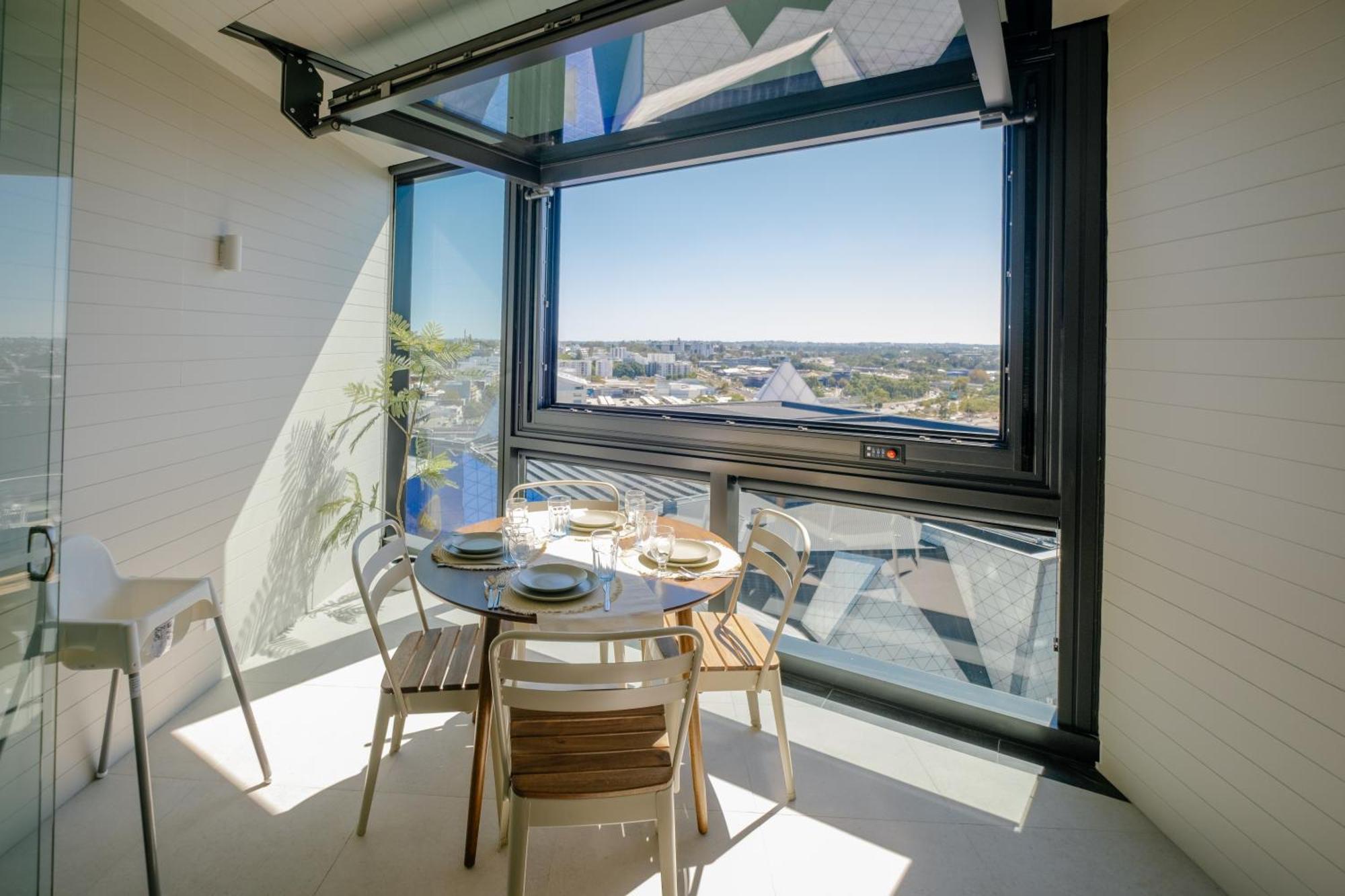 Apartment Luxury Downtown - Sunset Views, Pool & Gym
