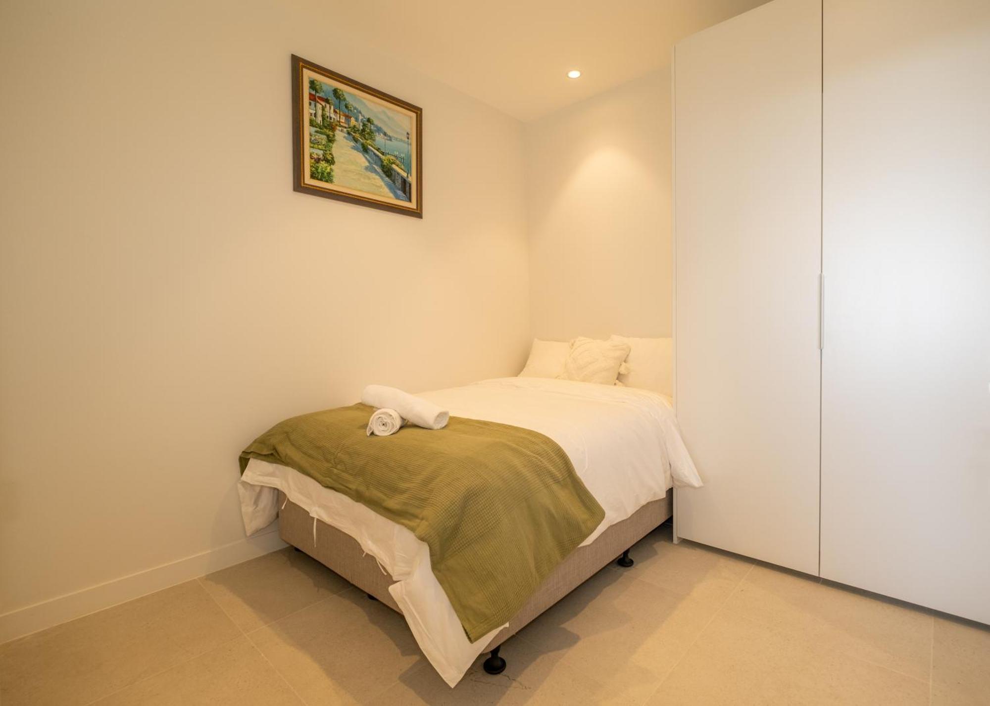 Luxury Downtown - Sunset Views, Pool & Gym Perth