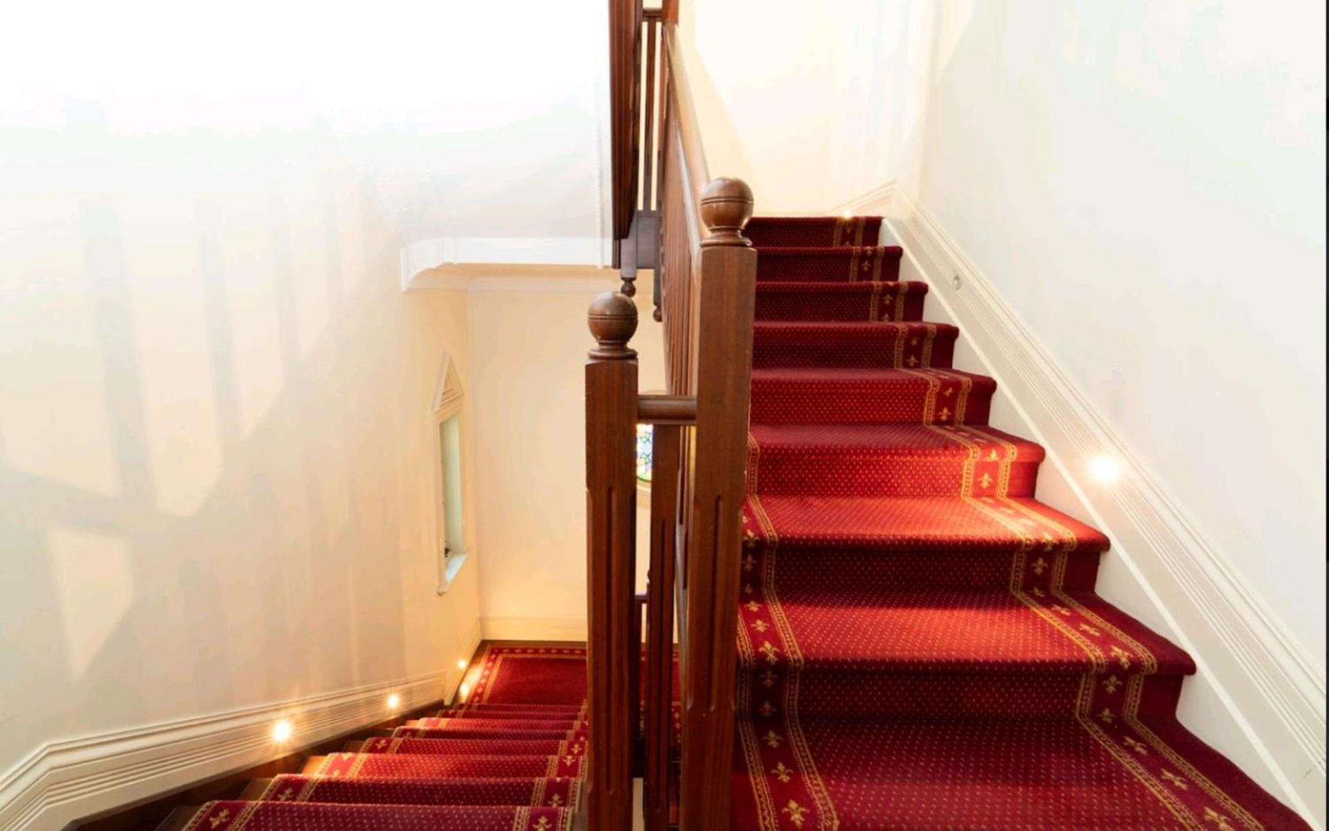 Beautiful & Peaceful Mansion-24 Hour Check In Guest house *