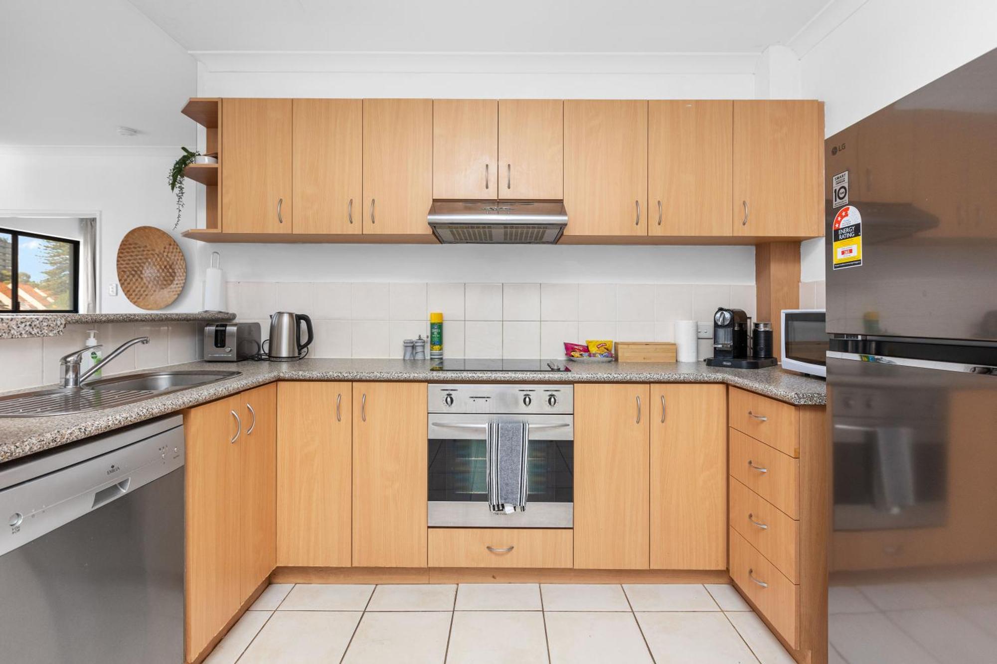 Apartment Modern 2br Pool, Gym, Parking *
