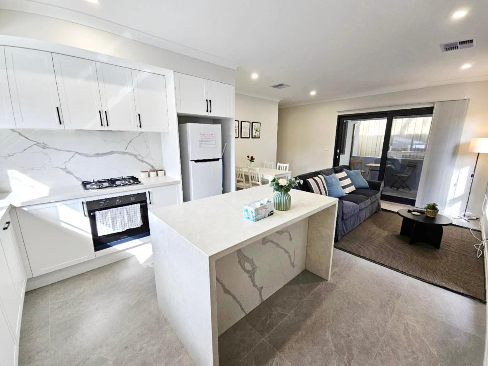 Premium Modern Homestay-Walk To Curtin University Guest house Perth