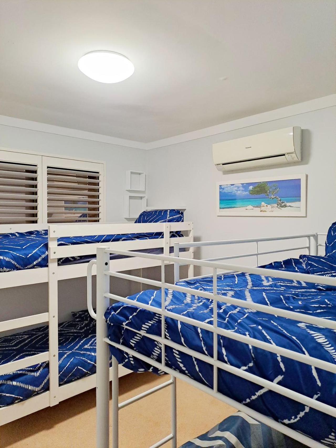 Youcomeau Hostel *