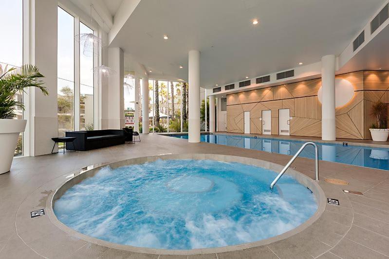 Apartment M601 - Spectacular Beachfront Penthouse *