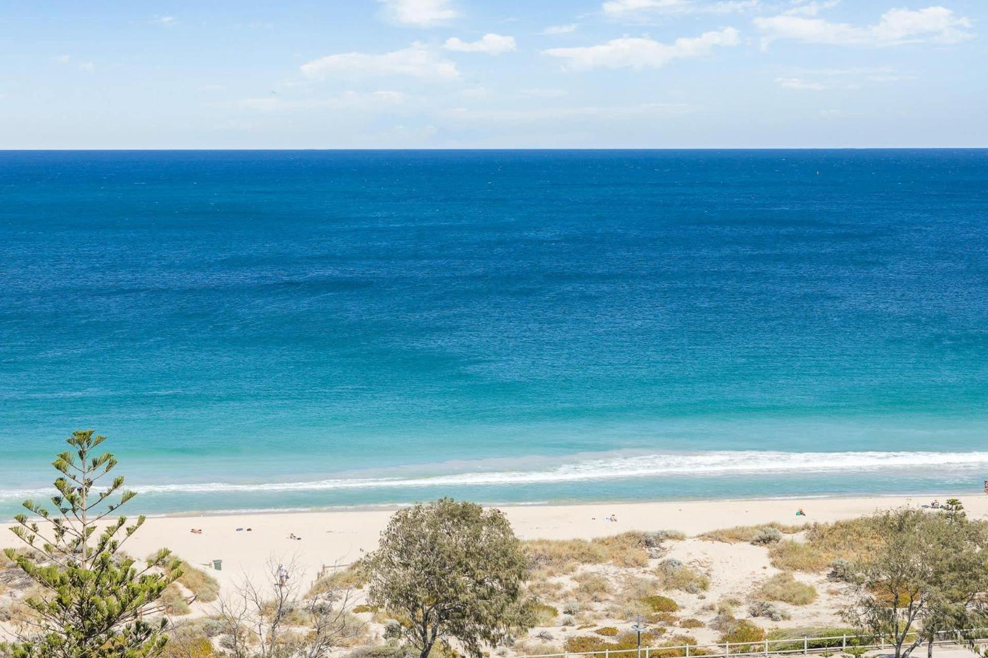 M601 - Spectacular Beachfront Penthouse * Perth