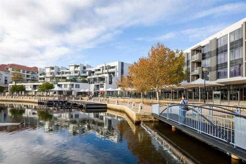 East 4* Perth