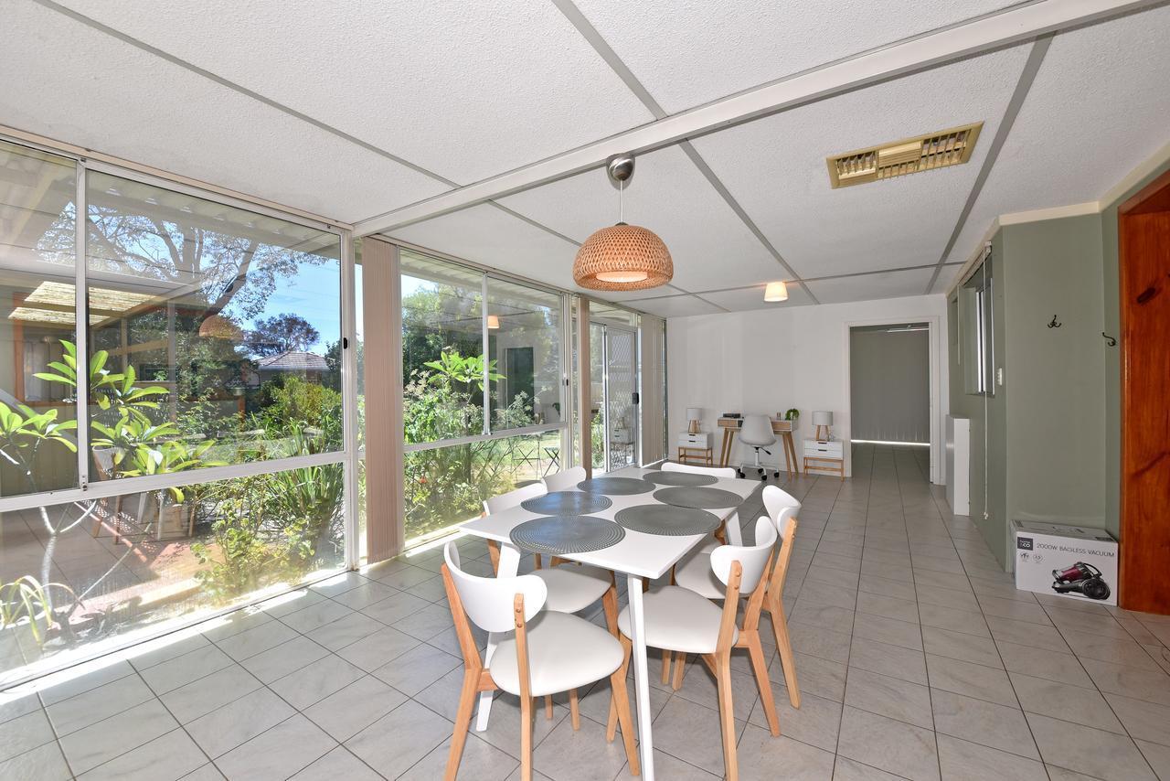 Holiday home Entire House Close To Airport And *