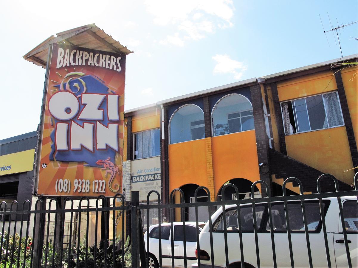 Ozi Backpackers - -valid Passport Required Hostel