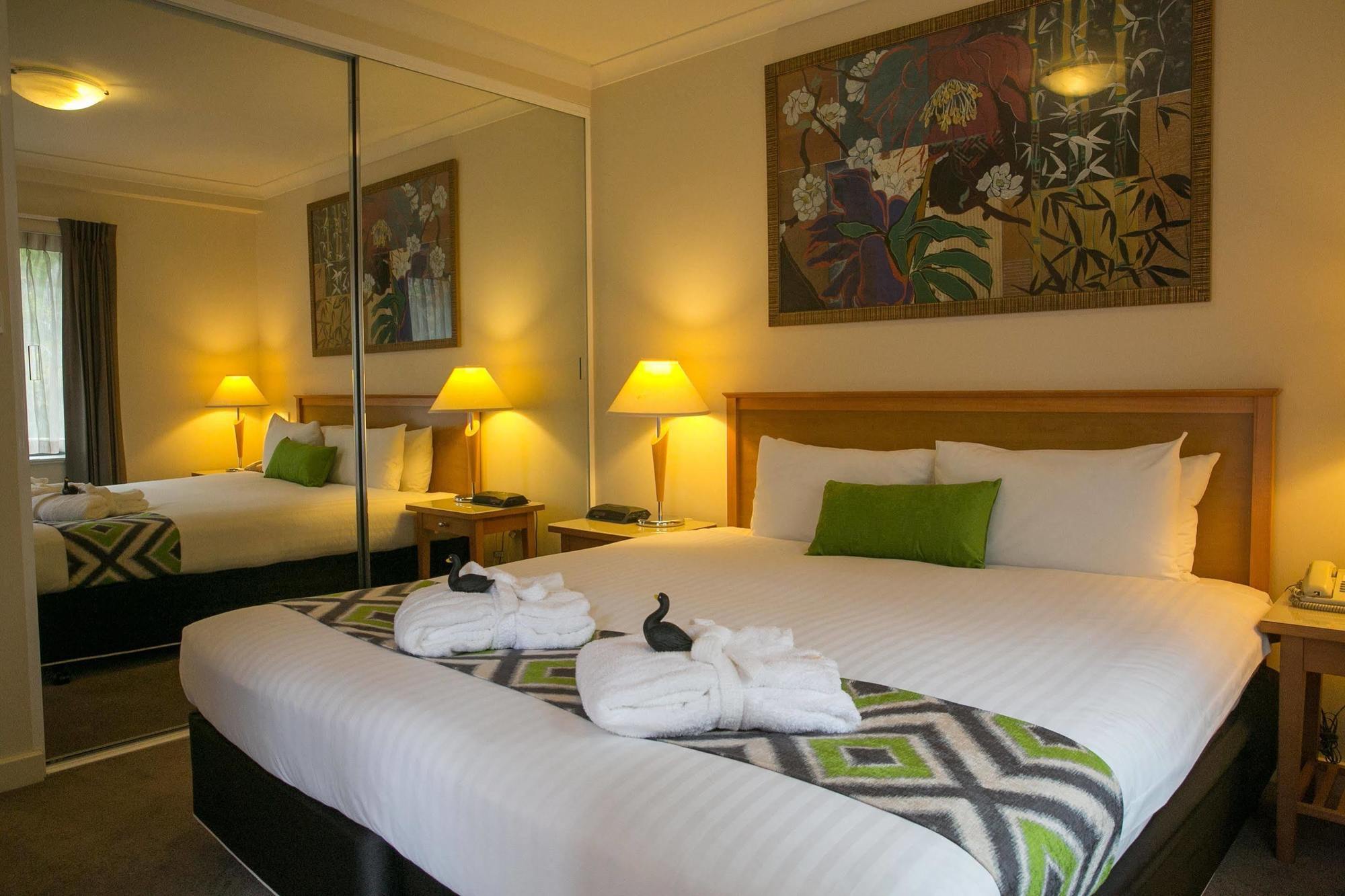 Aparthotel Nesuto Mounts Bay 4*