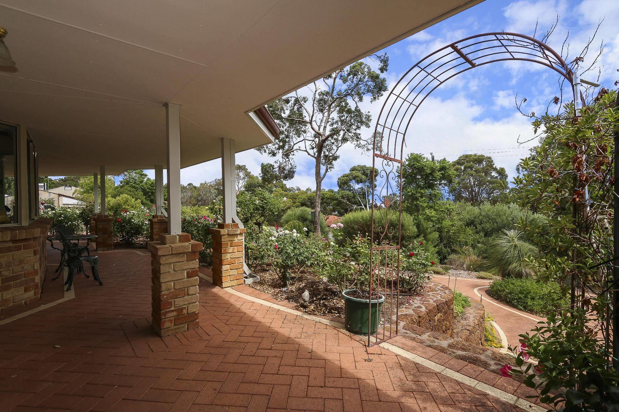 The Good Life Bed & Breakfast 4*