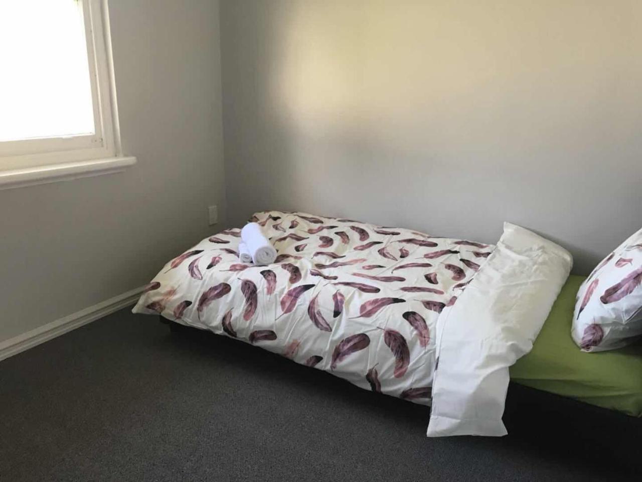 Maddington House Unit A Holiday home