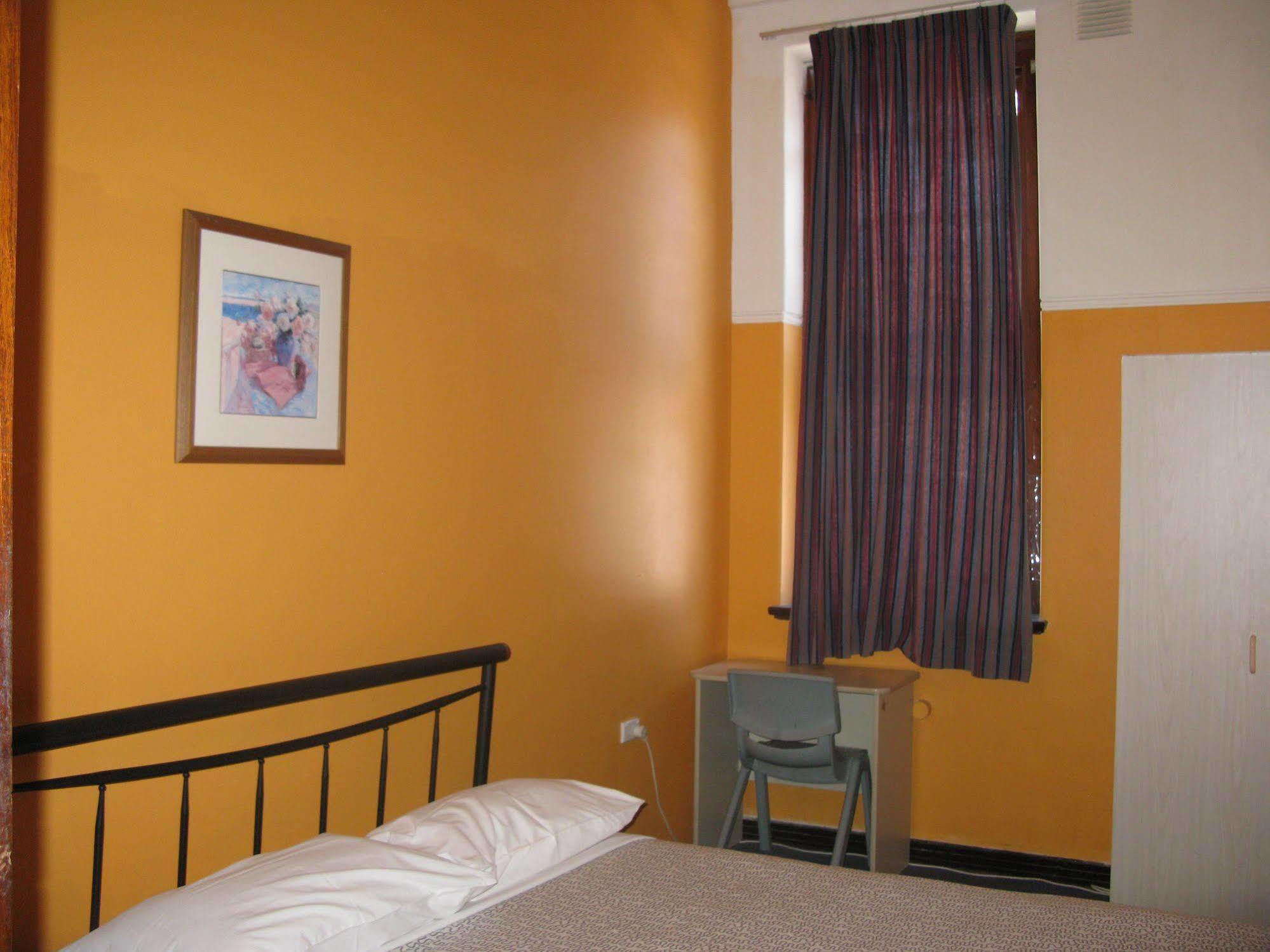 The Old Swan Barracks Hostel *