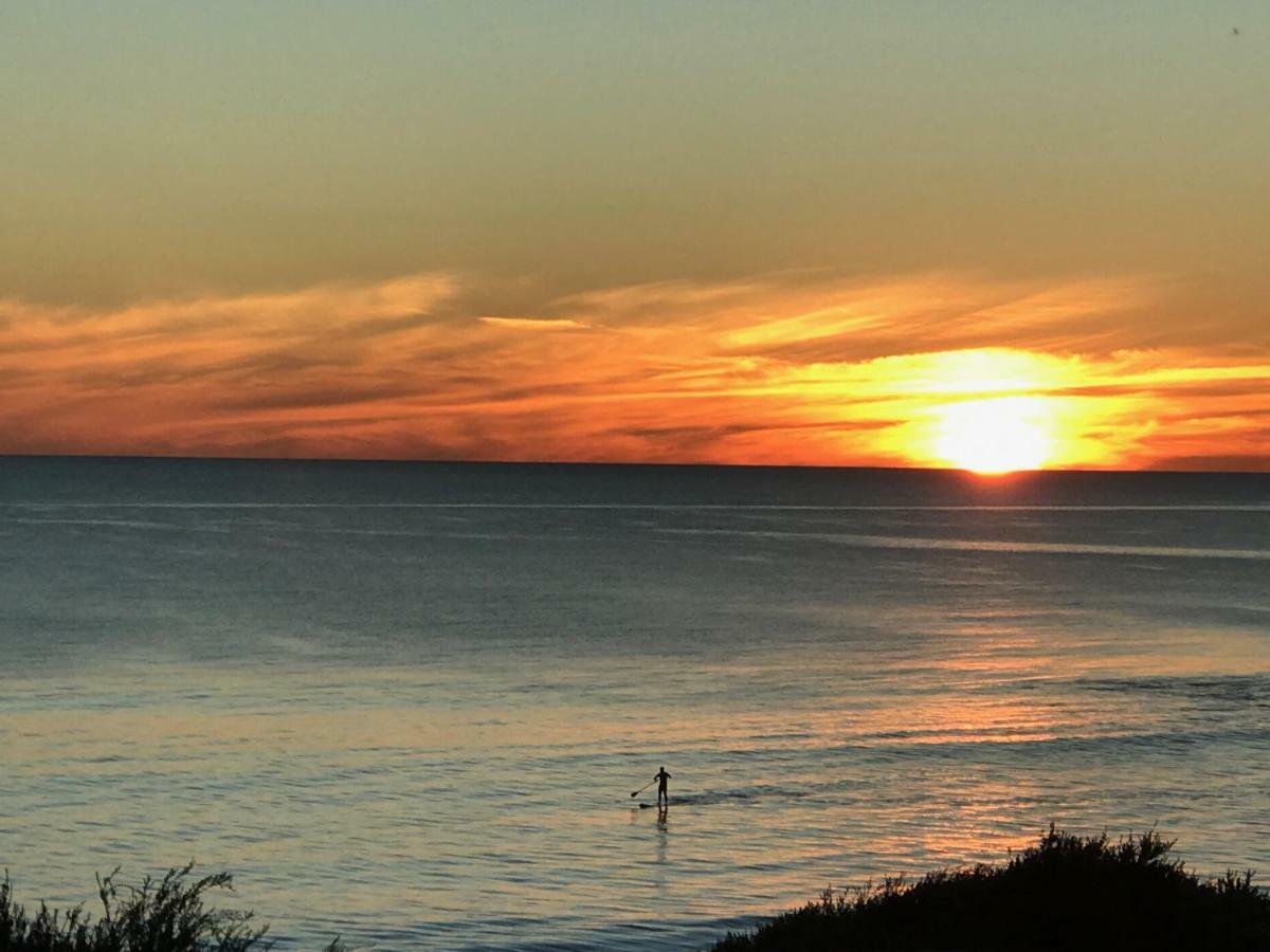 Cottesloe Beachfront Ocean View Apartment