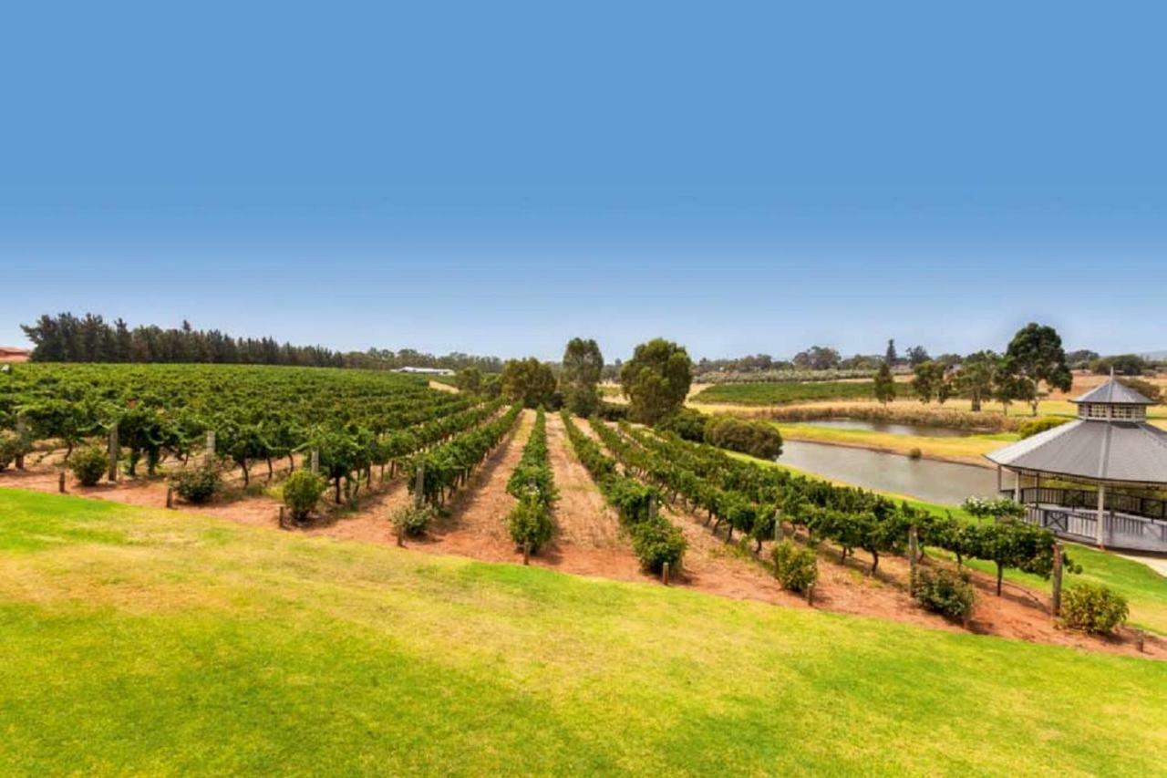 Tranquil Tree Views 2 Bedroom 2 Bathroom Holiday home Perth