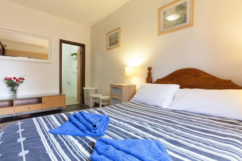 B3 Crawley 1 Brm & Sleepout Near Uwa Apartment Perth