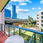 Perth City & Pool View 2Bedroom-1 King Bd And 2 Single Bd