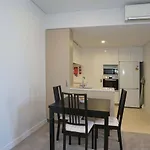 79 Close To Optus & Crown Rivervale Sleeps 2