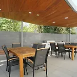 79 Close To Optus & Crown Rivervale Sleeps 2