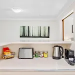 Spacious 1Bdr Fast Wi-Fi Near Rac Arena