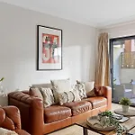 2 Paradise Pool Parking Huge 1Br Cbd