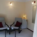 Eleebana Guest House