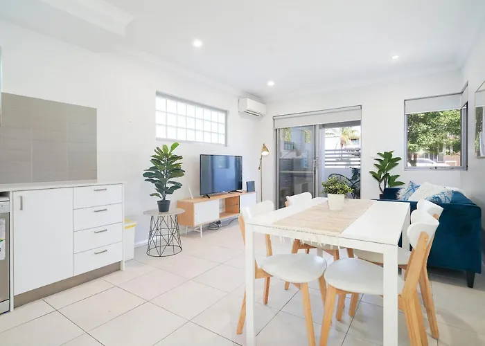 1 Fabulous Fisher 2Br 2Ba Cloverdale