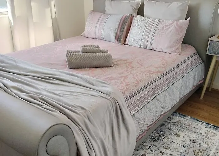 Simply Delightful Unit Close To Cbd And Beach