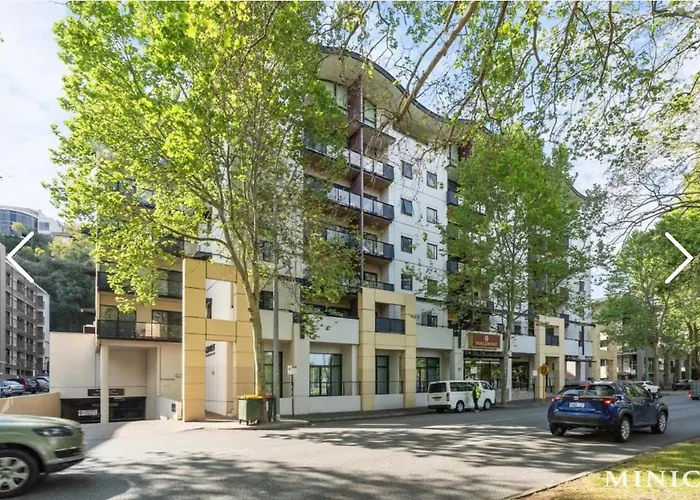 Waldorf Hotel Apartments In Perth City Centre