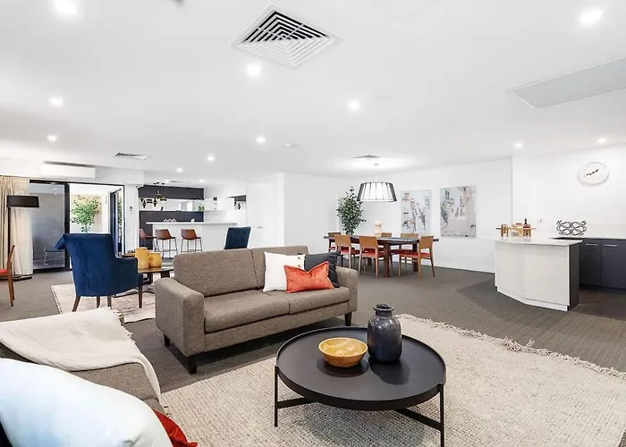 Large Luxe Penthouse Fully Equipped Perth Cbd