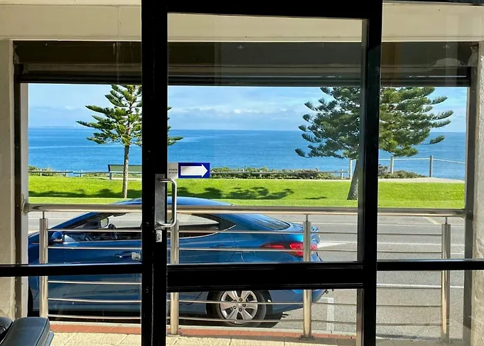 Ocean Beach Hotel