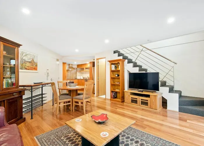 Contemporary Subi Apartment With All Amenities