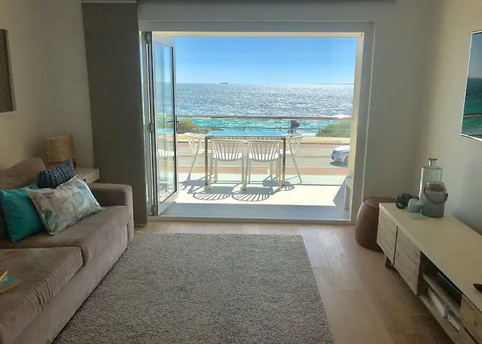 Cottesloe Beachfront Ocean View Apartment