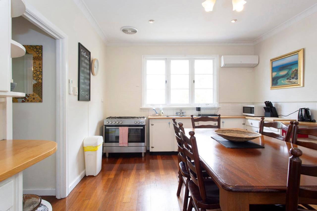 Cosy -3 Bedrooms Victoria Park Holiday home Perth