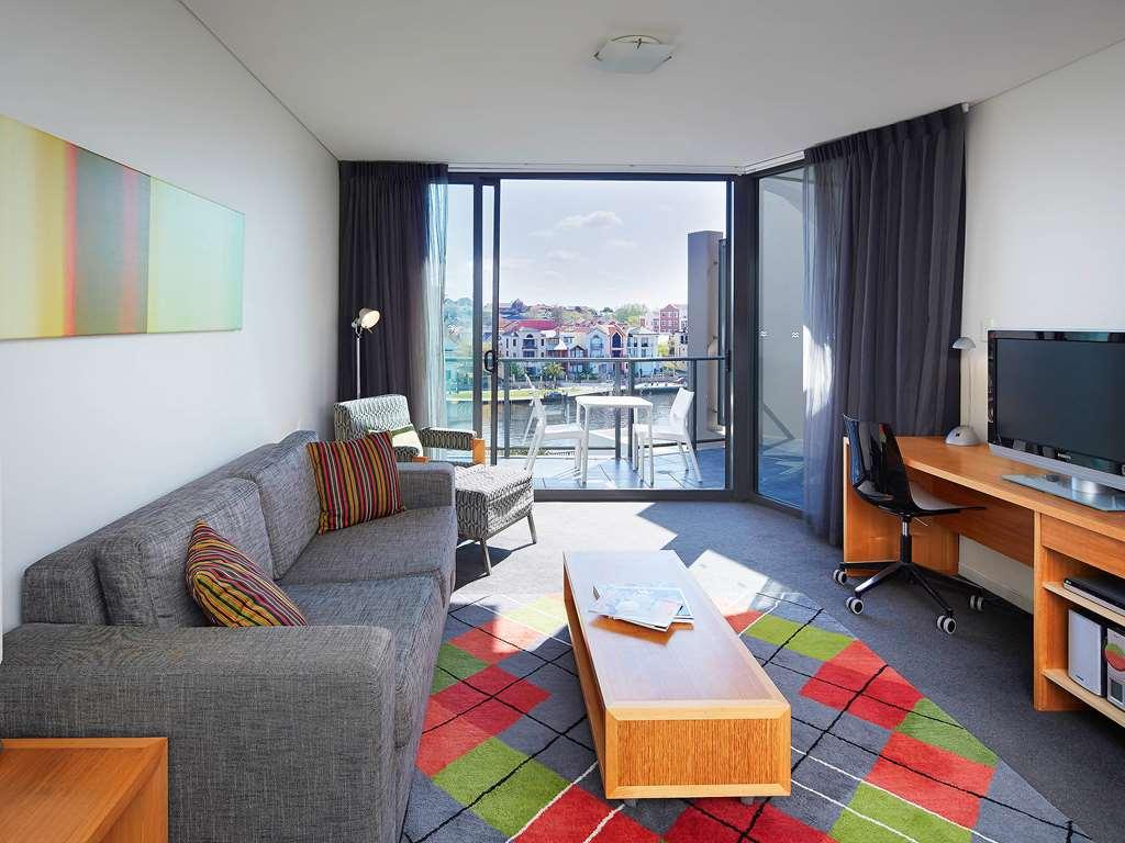 Aparthotel East