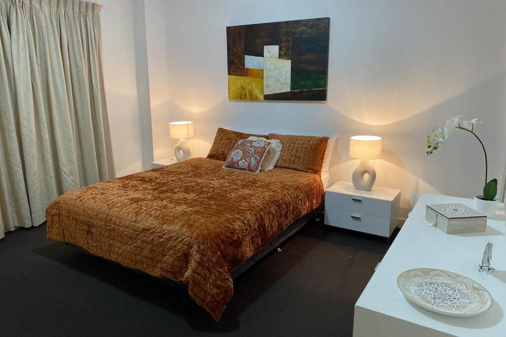 City Views So Central Netflix Wine Parking Wifi Apartment *