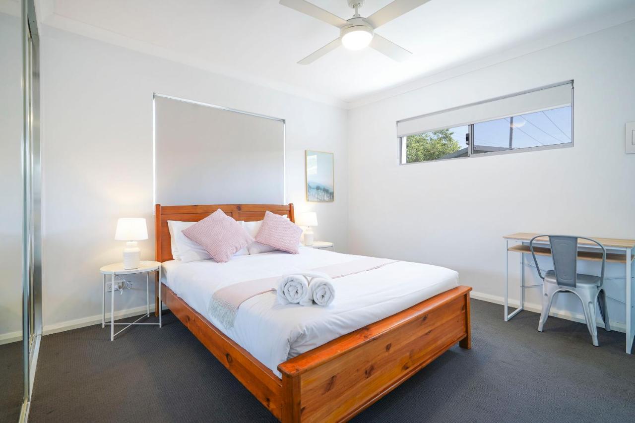 1 Fabulous Fisher 2br 2ba Cloverdale Perth