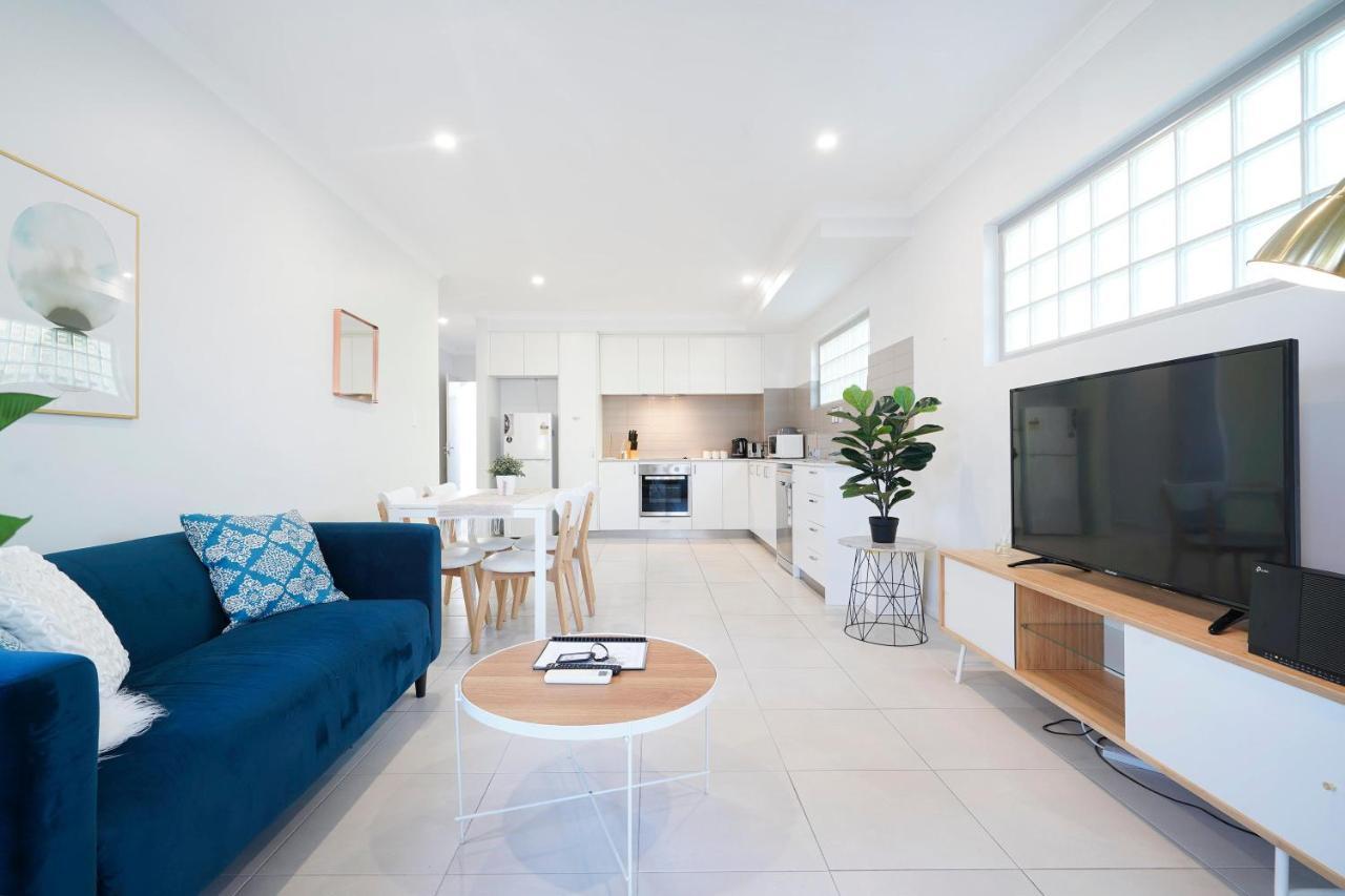 1 Fabulous Fisher 2br 2ba Cloverdale Perth