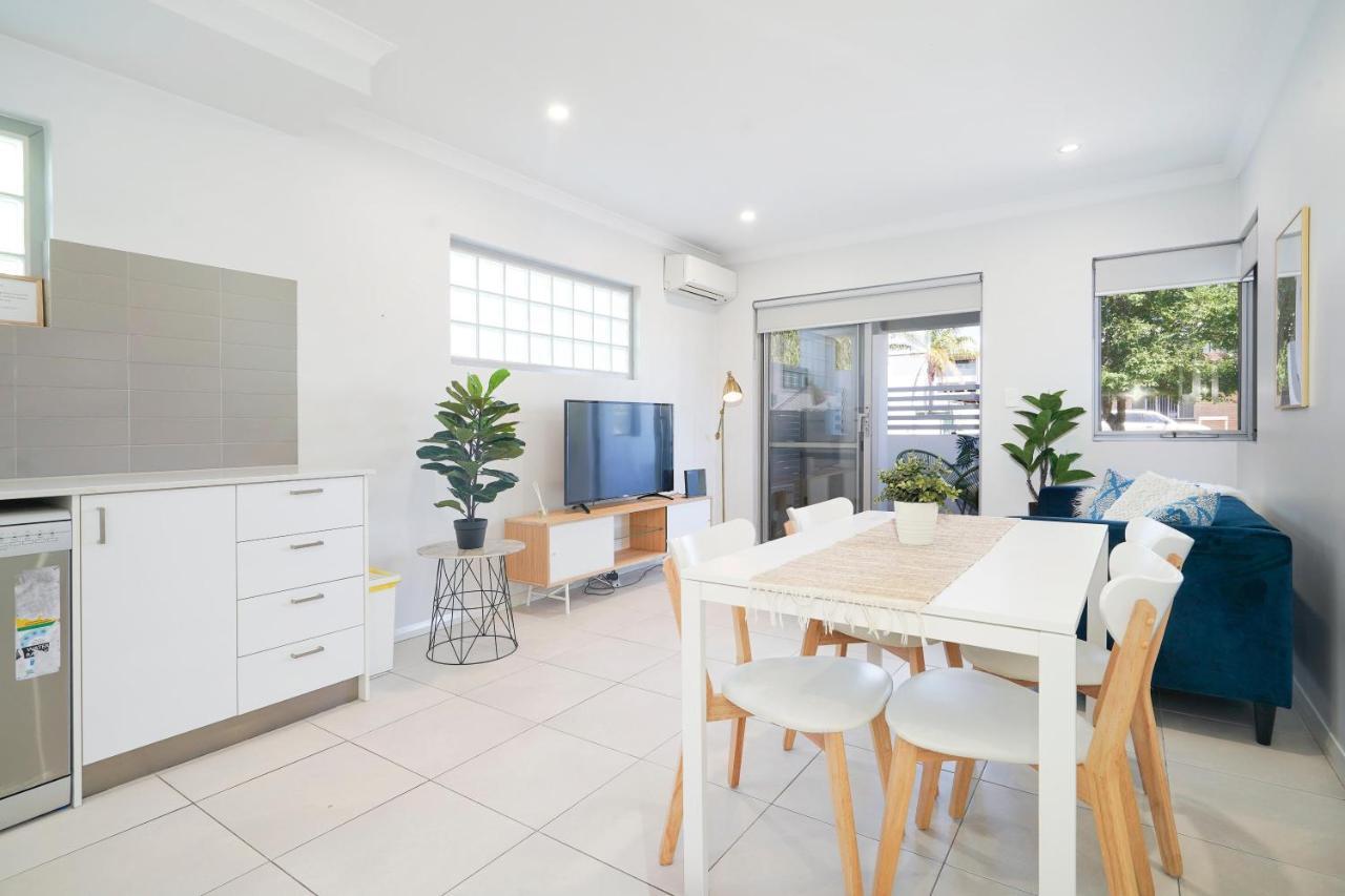 1 Fabulous Fisher 2br 2ba Cloverdale * Perth