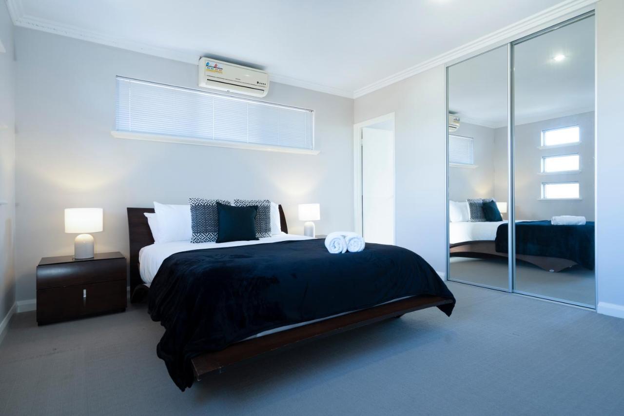 Holiday home 30 Modern & Quiet Retreat -walk To Dining & Shops *