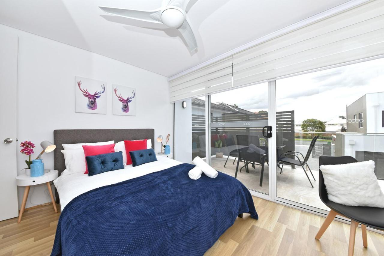 2x2 Modern Near Airport And Apartment