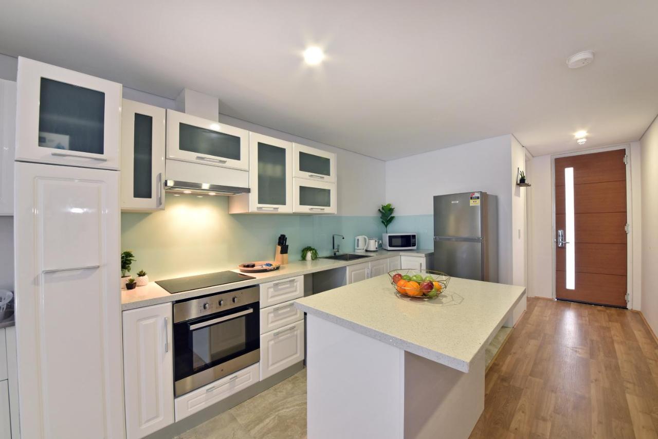 2x2 Modern Near Airport And * Perth