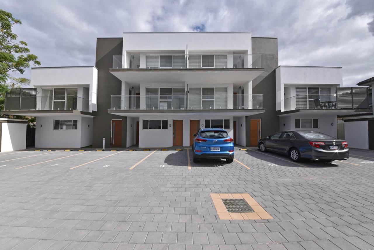 2x2 Modern Near Airport And * Perth
