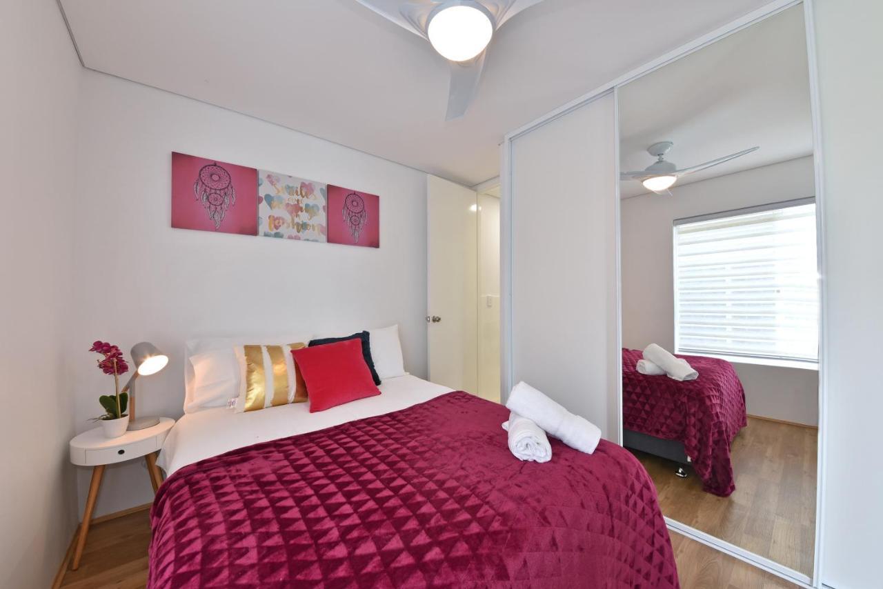 2x2 Modern Near Airport And *